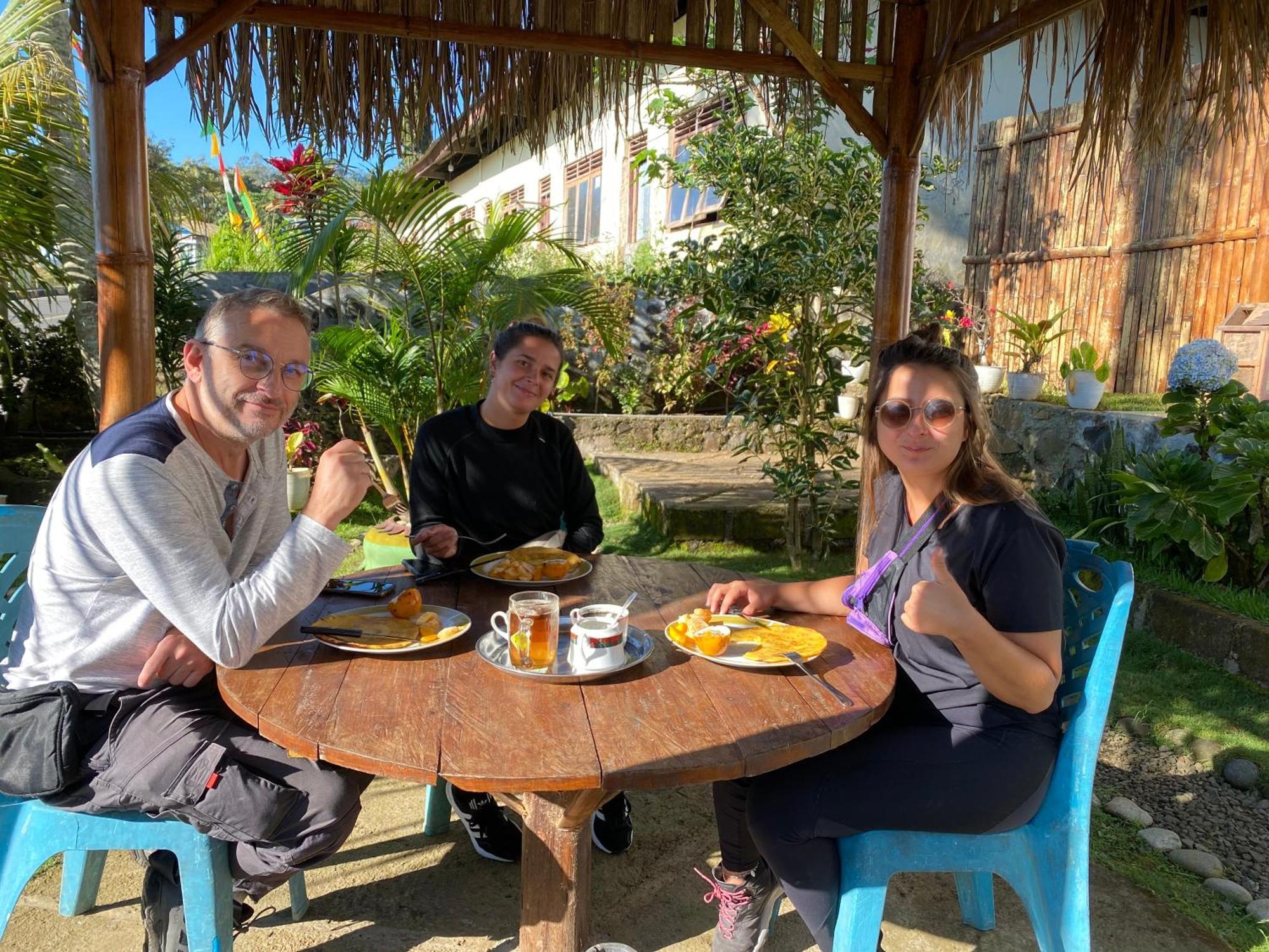 Mahoni Guest House Kelimutu Exterior foto
