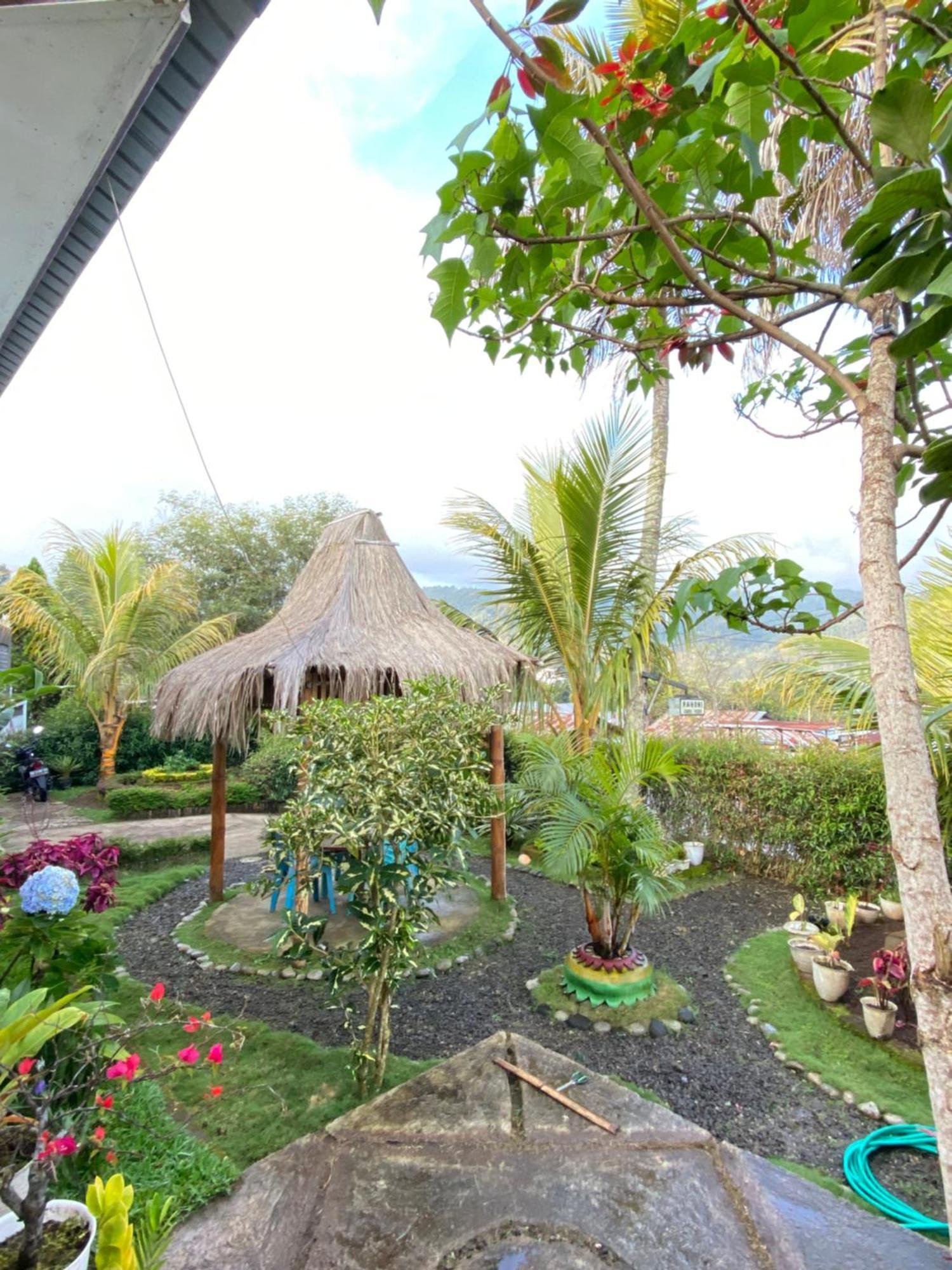 Mahoni Guest House Kelimutu Exterior foto